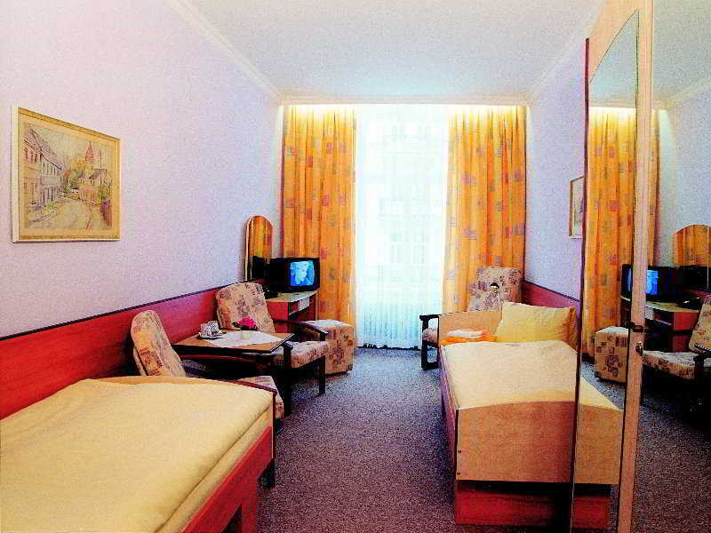 Krivan Hotel Karlovy Vary Exterior foto
